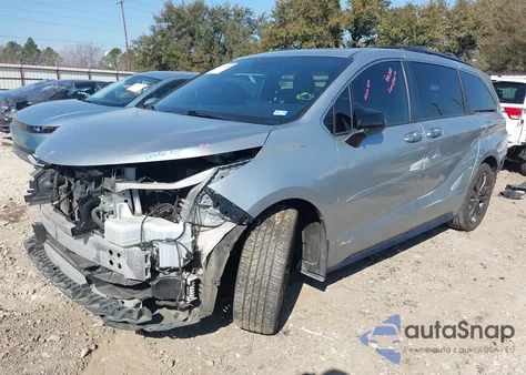 2021 Toyota Sienna Xse z USA, uszkodzony, nr VIN 5TDDRKEC6MS060552